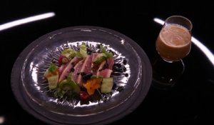 Thon rouge juste saisi, vinaigrette sésame noir et gaspacho de tomates anciennes par Denny Imbroisi (#DPDC)