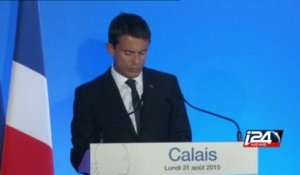 Valls arrive à Calais pour afficher la mobilisation de la France