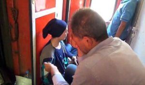 Les migrants entassés dans les trains en Macédoine