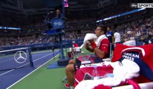 Djokovic danse avec un spectateur à l'US Open