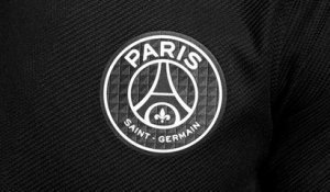 Le PSG dévoile son nouveau maillot third !