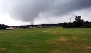Une tornade spectaculaire frappe la Charente-Maritime
