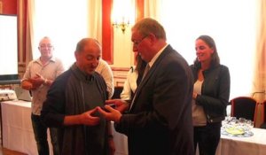 Saint-Just-en-Chaussée : l'abbé Gérard Gazeau reçoit la médaille de la ville