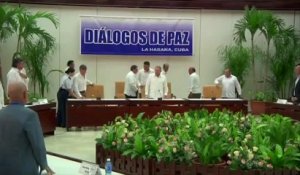 Le gouvernement colombien et les FARC promettent la paix d'ici 6 mois