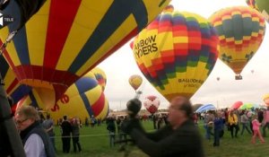 USA : 500 montgolfières se rassemblent pour le "Balloon Fiesta"