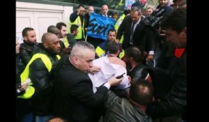 Air France: Manuel Valls demande des "sanctions lourdes" contre les "voyous"
