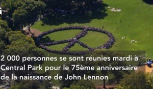 Une grande chaîne humaine pour la paix, en hommage à John Lennon
