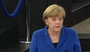 Angela Merkel souhaite que tout le monde prenne conscience du défi des migrants