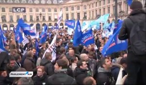 Des milliers de policiers crient leur colère à Paris comme en province