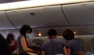 Une femme accouche dans un avion à 9000 mètres d'altitude