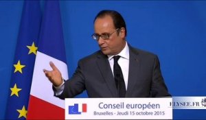 François Hollande dénonce le discours "manipulateur" de "la France envahie" par les migrants