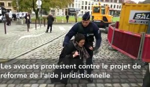 Des avocats évacués sans ménagement par la police à Lille