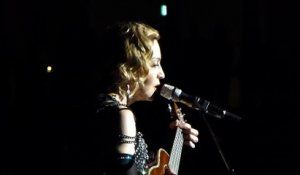 Attentats - Madonna chante "La Vie en Rose" en hommage aux victimes