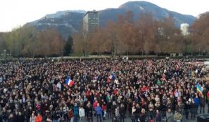 Attentats de Paris : près de 5000 personnes rassemblées à Grenoble