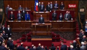 Les membres du Congrès de Versailles chantent la Marseillaise