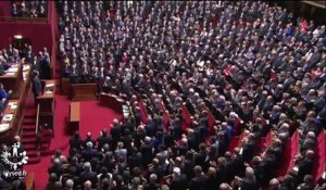Le président et le Parlement entonnent la Marseillaise