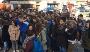 Attentats de Paris: rassemblement lycéen à Vire