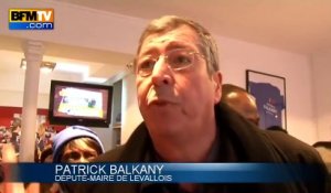 Patrick Balkany s'énerve et confisque une caméra