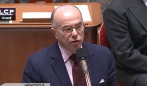 Cazeneuve annonce «1 233 perquisitions» menées depuis les attentats du 13 novembre