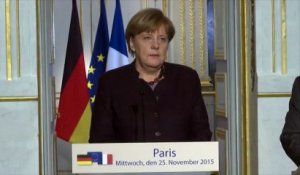 Angela Merkel promet d'agir vite face à la menace de l'État islamique