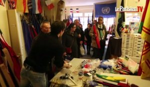 Hommage national : longue attente pour trouver un drapeau français