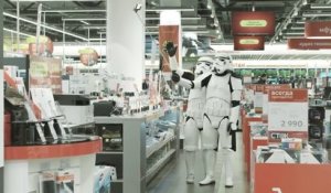 Deux Stormtroopers dans un magasin