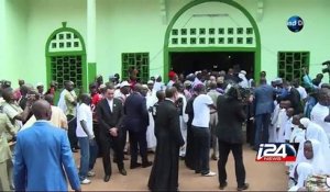 Le Pape Francois en visite dans la grande mosquée de Bangui