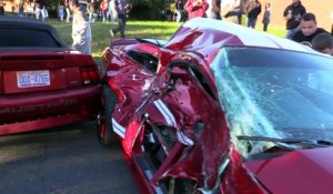 Il crash sa Shelby GT500 dans un camion... Pas de chance