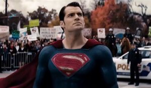 Batman V Superman L'Aube de la Justice - Bande Annonce Offic