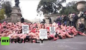 Barcelone : des militants, nus et morts, pour lutter contre les vêtements de fourrure