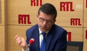 "Il fallait que Manuel Valls soit présent à Paris après les attentats", a expliqué Luc Carvounas