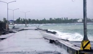 Le typhon Melor frappe de plein fouet le centre des Philippines