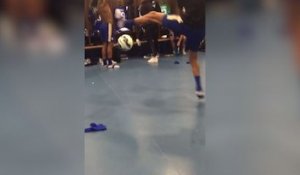 Le festival technique de Mahrez dans le vestiaire