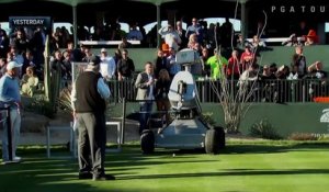 Ce robot fait un shoot parfait en Golf : Hole in one magique