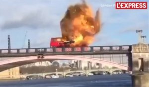 Londres: spectaculaire explosion d'un bus à impériale pour un film avec Jackie Chan