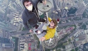 Ils escaladent une tour de 384 mètres en Chine à Shenzhen