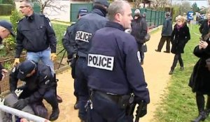 Poitiers : arrestation musclée d'une femme qui s'oppose à l'abattage des arbres
