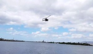 Un hélicoptère se crashe subitement dans l'eau à Pearl Harbor