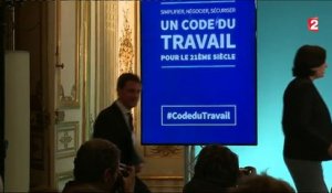 Politique : Martine Aubry charge François Hollande et Manuel Valls