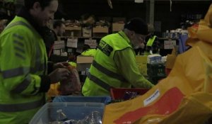 Dans un entrepôt de Calais, une logistique à flux tendu pour les dons aux migrants