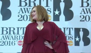 Adele Shows Us Her "Otherside" At 2016 Brit Awards