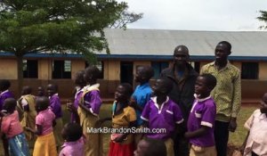 Quand des enfants Africains voient un drone pour la première fois
