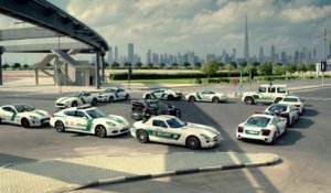 KEN BLOCK s'amuse avec sa voiture de Rallye dans les rues de DUBAI