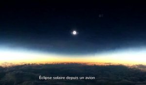 Éclipse solaire depuis un avion