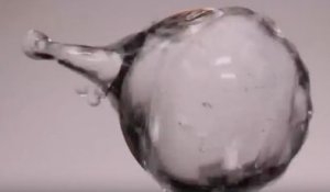 Injecter des bulles d'airs dans des gouttes d'eau en impesanteur