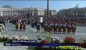Face au terrorisme, le pape François prône "les armes de l'amour"