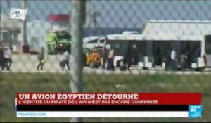 Avion EgyptAir détourné : le pirate de l'air détiendrait encore des otages