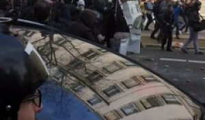 Manifestation Loi Travail: A Paris, incidents boulevard Diderot entre des manifestants et des CRS