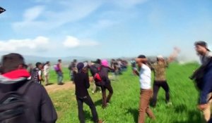 Tirs de gaz lacrymogènes contre des centaines de migrants à Idomeni