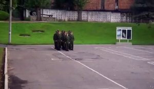 L'armée russe chante Barbie Girl